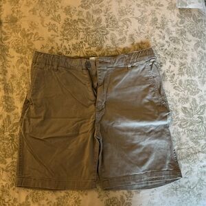 H&M Men's Gray Flat Front Shorts